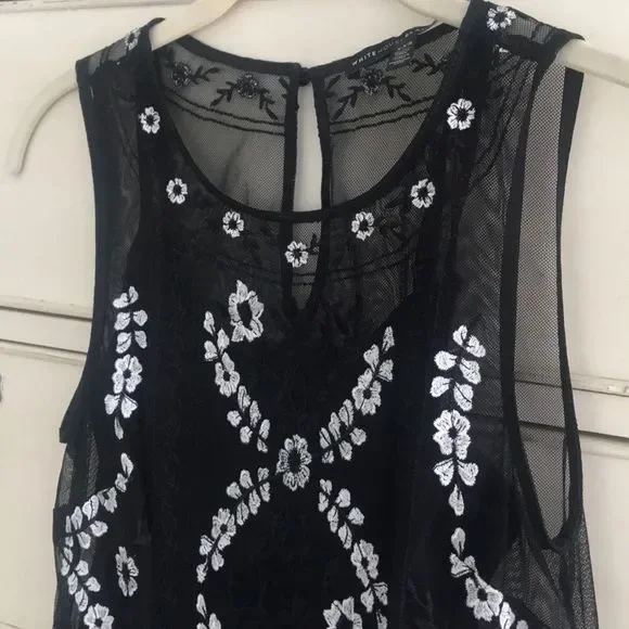 White House Black Market Sheer top. Size XXS - Picture 2 of 6